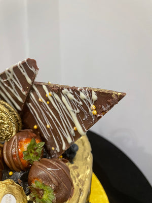 CHOCOLATE SHARD GOLD DRIP BLACK CAKE