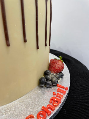 FRUIT CHOCOLATE DRIP CAKE