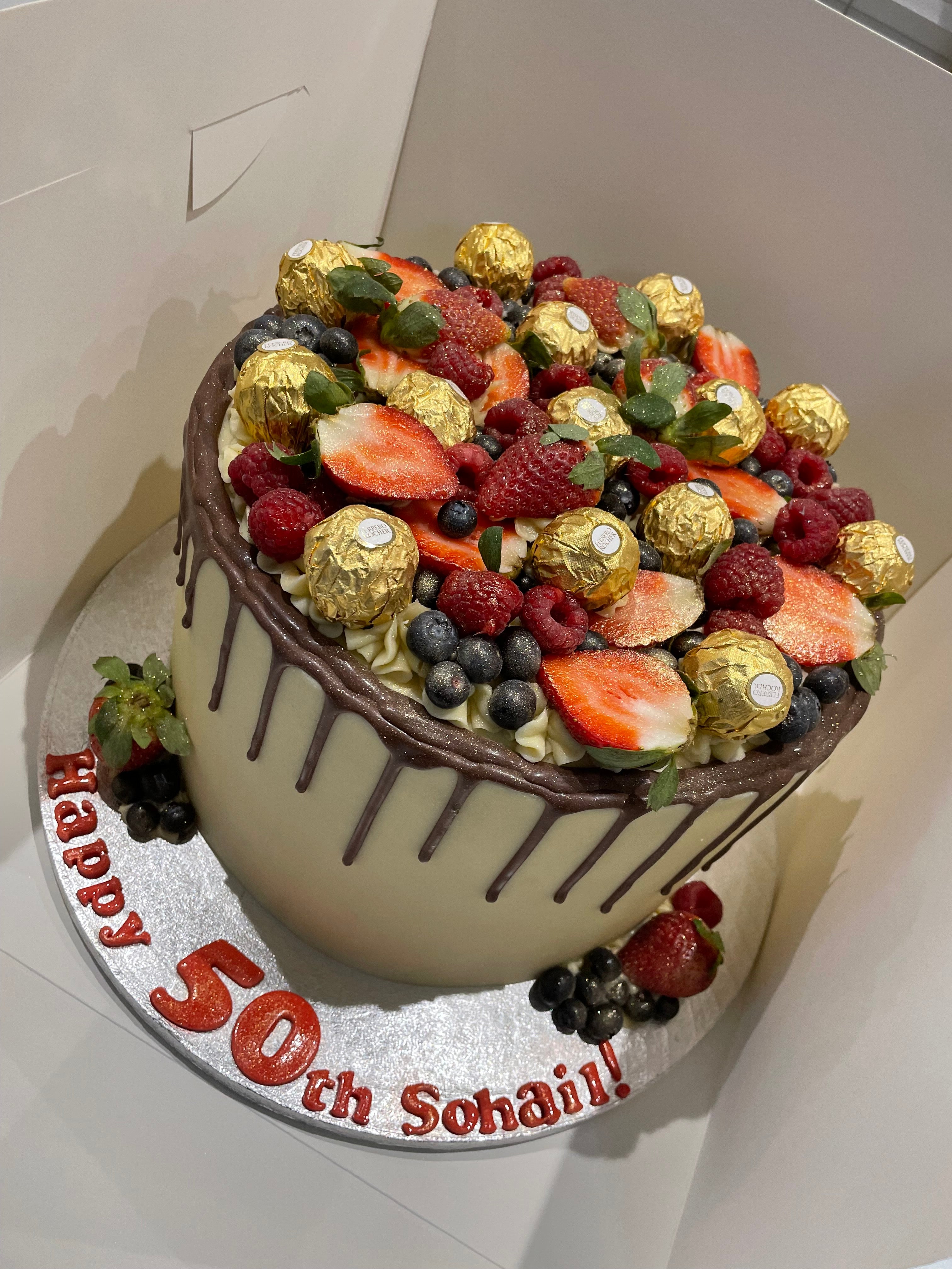 FRUIT CHOCOLATE DRIP CAKE