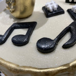 SAXAPHONE MUSICAL GOLD DRIP CAKE