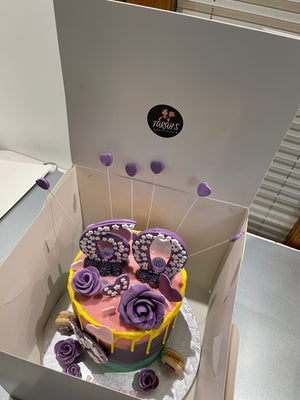 ROSES & HEART DRIP CAKE