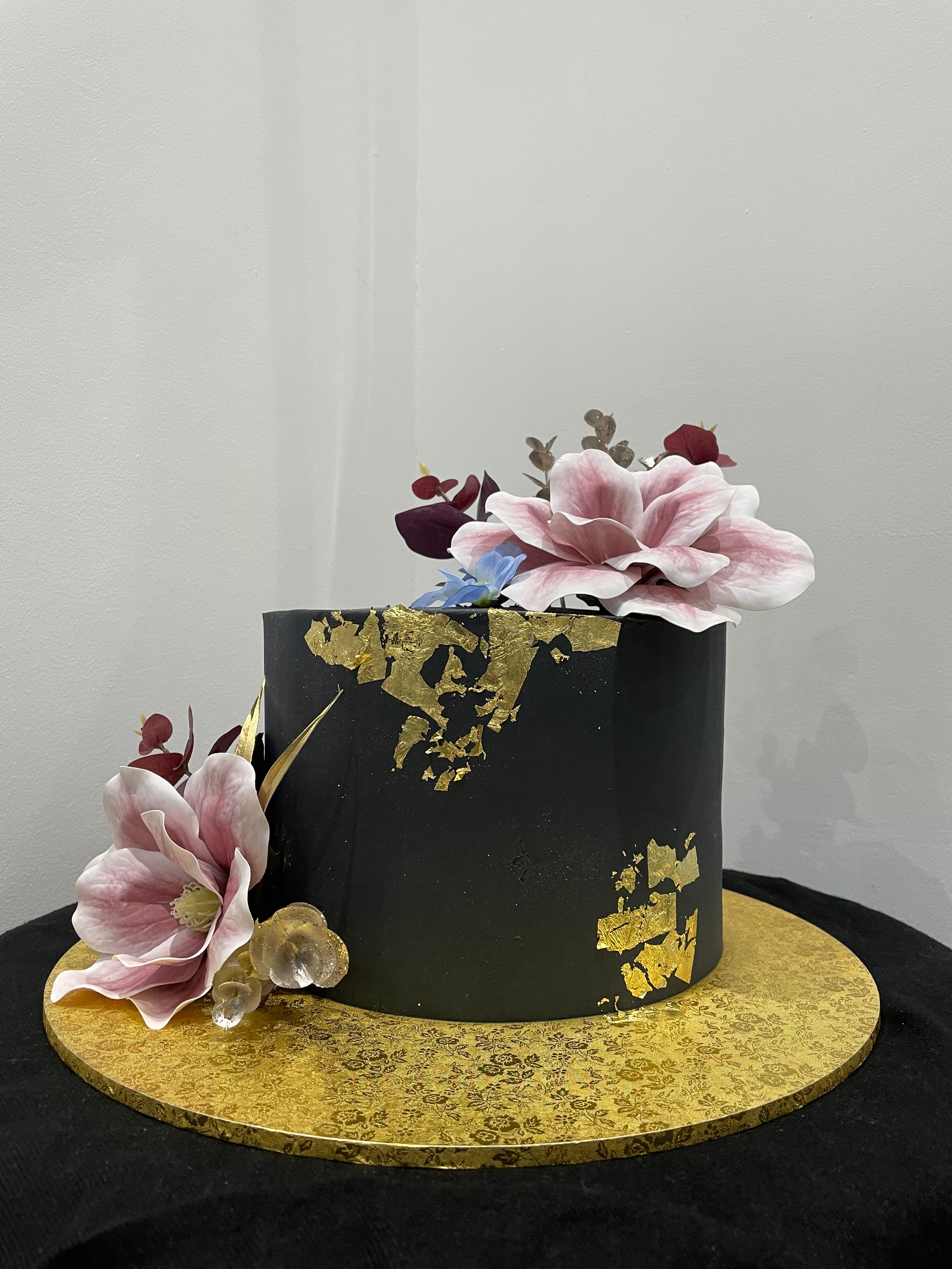 BLACK AND GOLDLEAF OCCASION CAKE