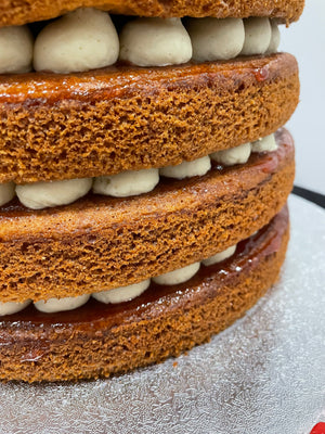 FRUITY VANILLA NAKED CAKE