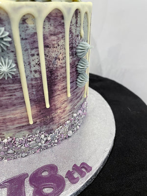 DREAMY DRIP KISS OCCASION CAKE