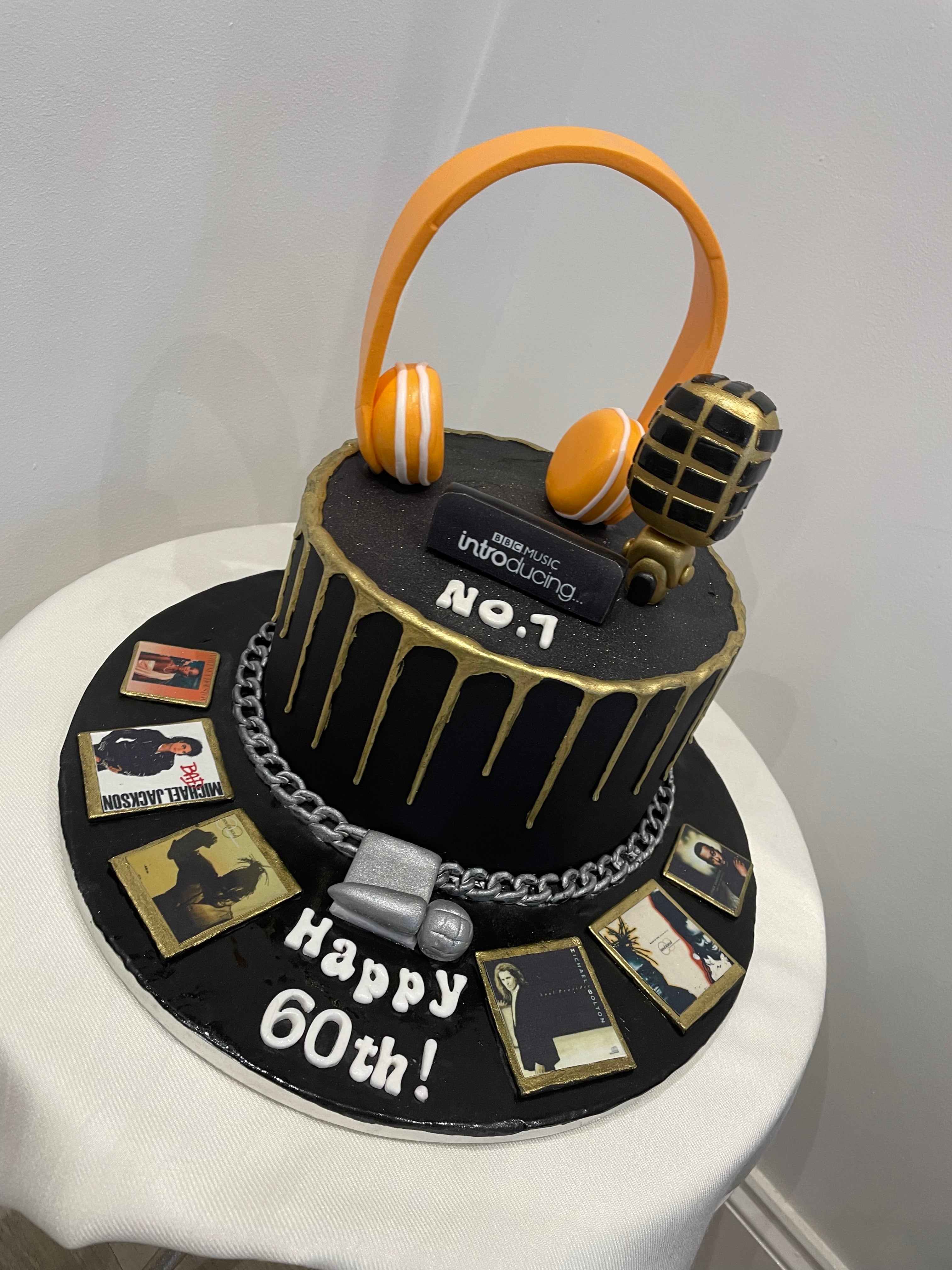 MIC STAR NO.1 DRIP CAKE