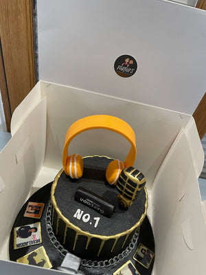 MIC STAR NO.1 DRIP CAKE