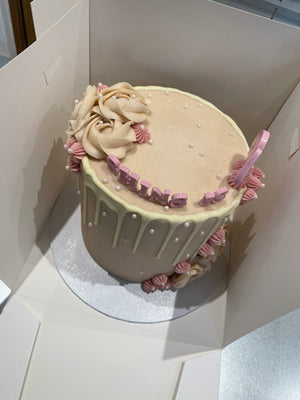 CREAM DRIP PEARL OCCASION CAKE