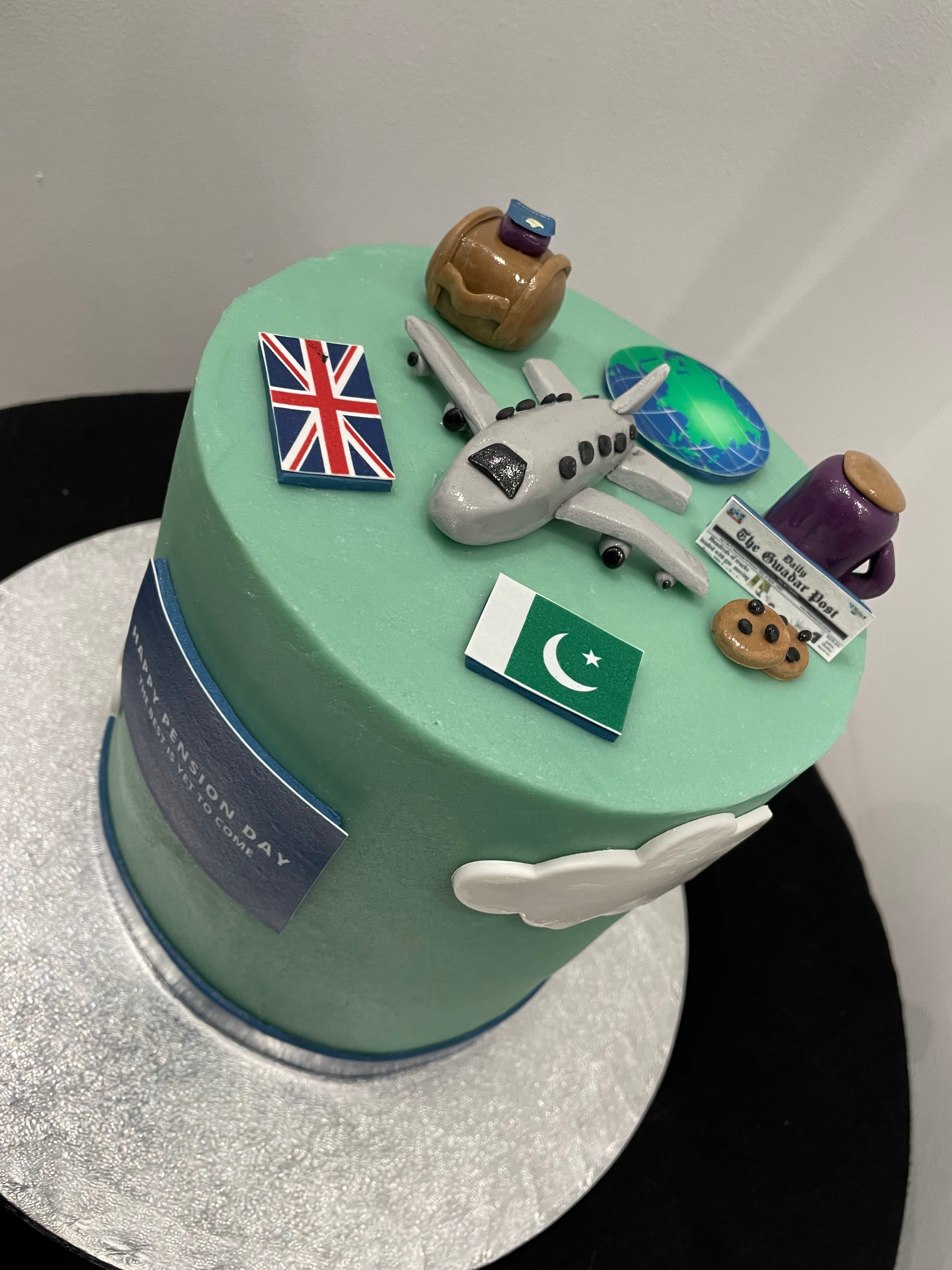 TRAVEL THEME CAKE
