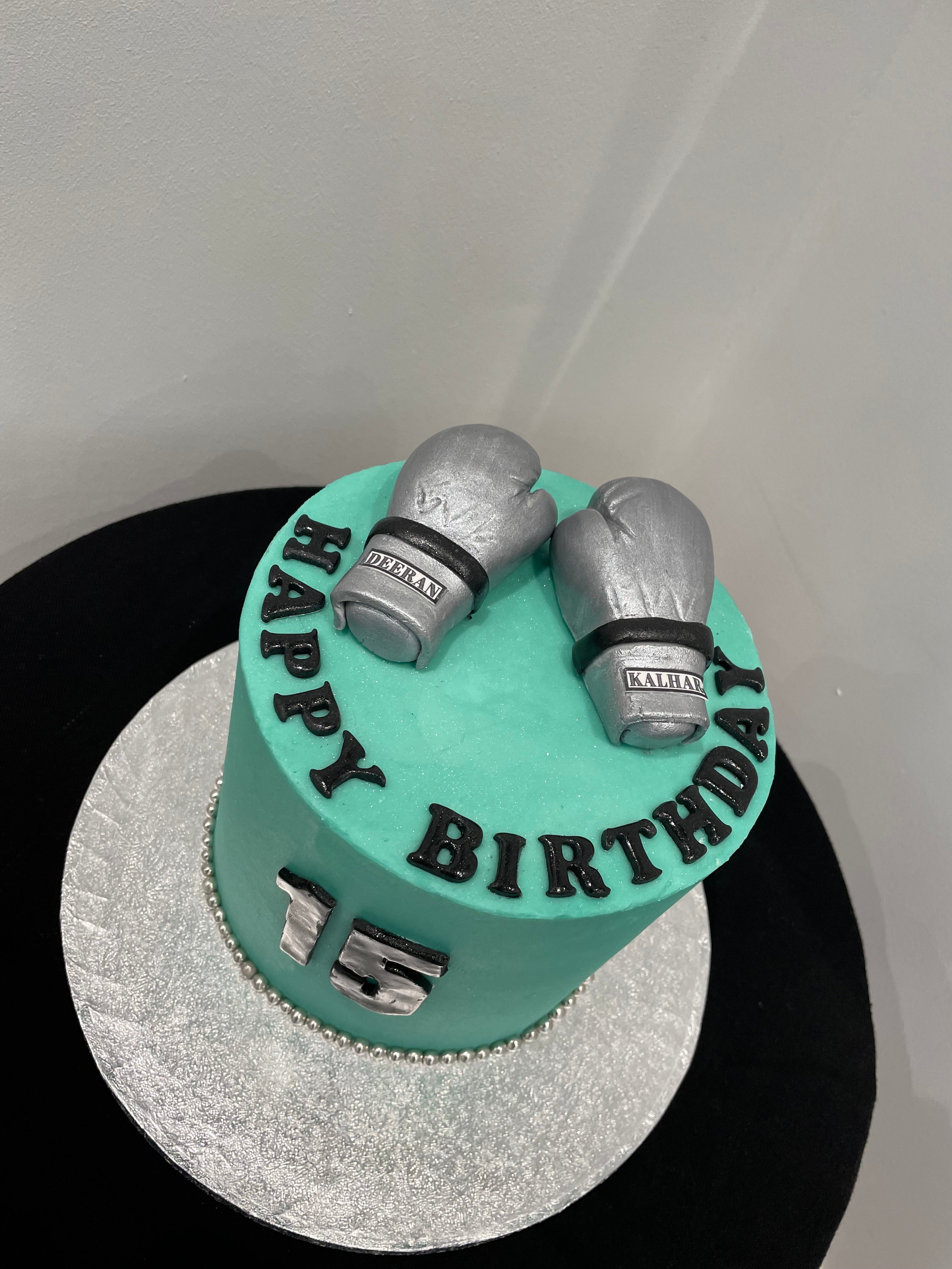 BOXING GLOVES THEME CAKE