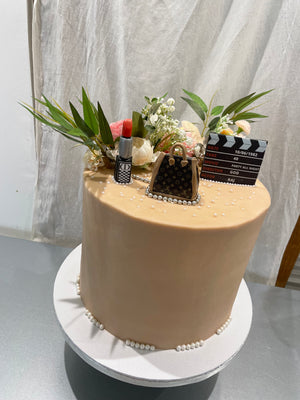 LV ELEGANCE FILM THEME CAKE