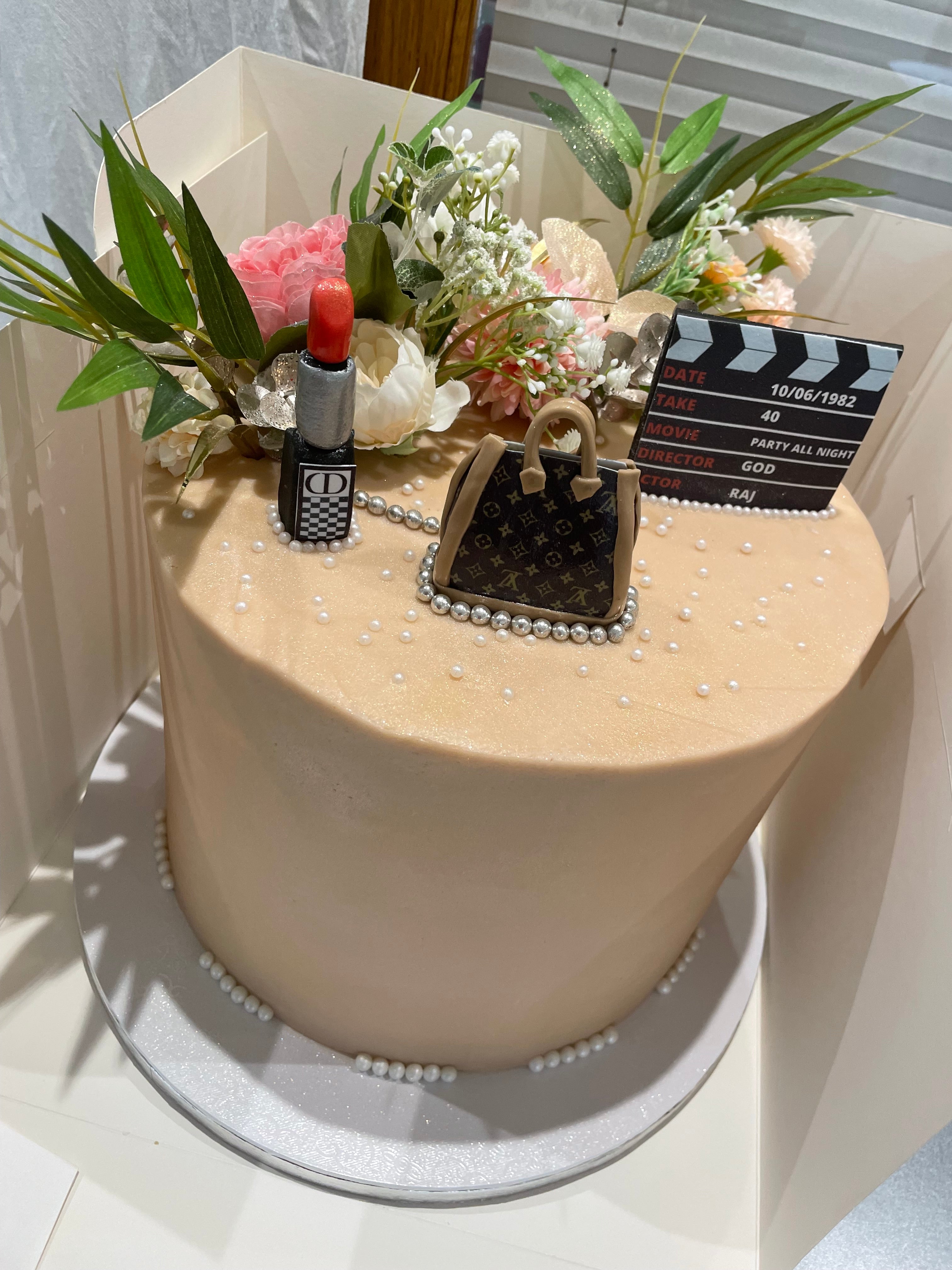 LV ELEGANCE FILM THEME CAKE