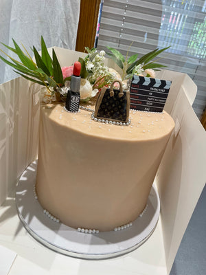 LV ELEGANCE FILM THEME CAKE