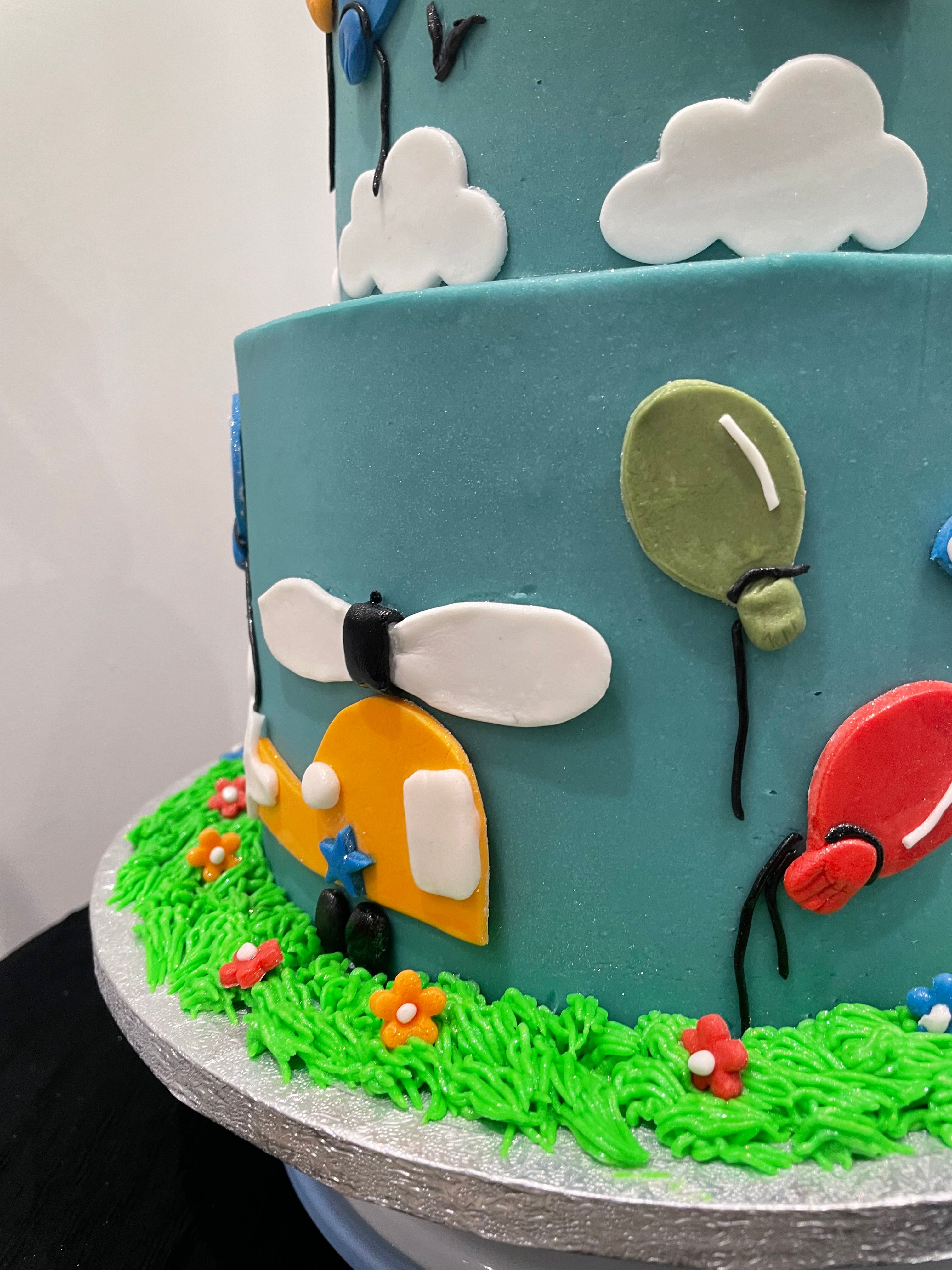 AERO CLOUD BIRTHDAY CAKE