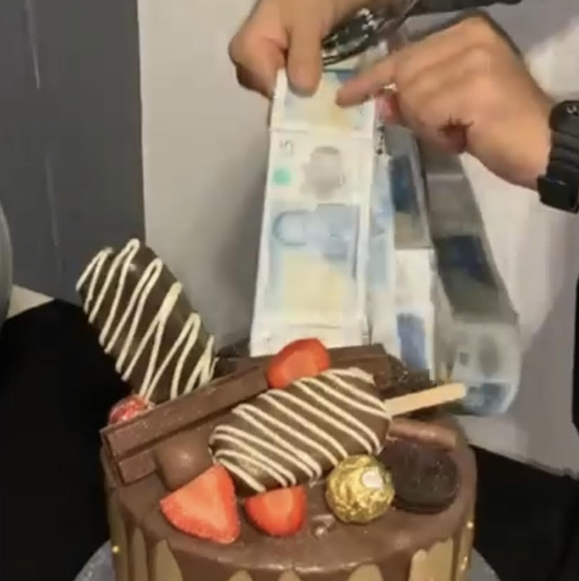 CAKESICLE CHOCO DRIP CAKE [MONEY CAKE OPTION]