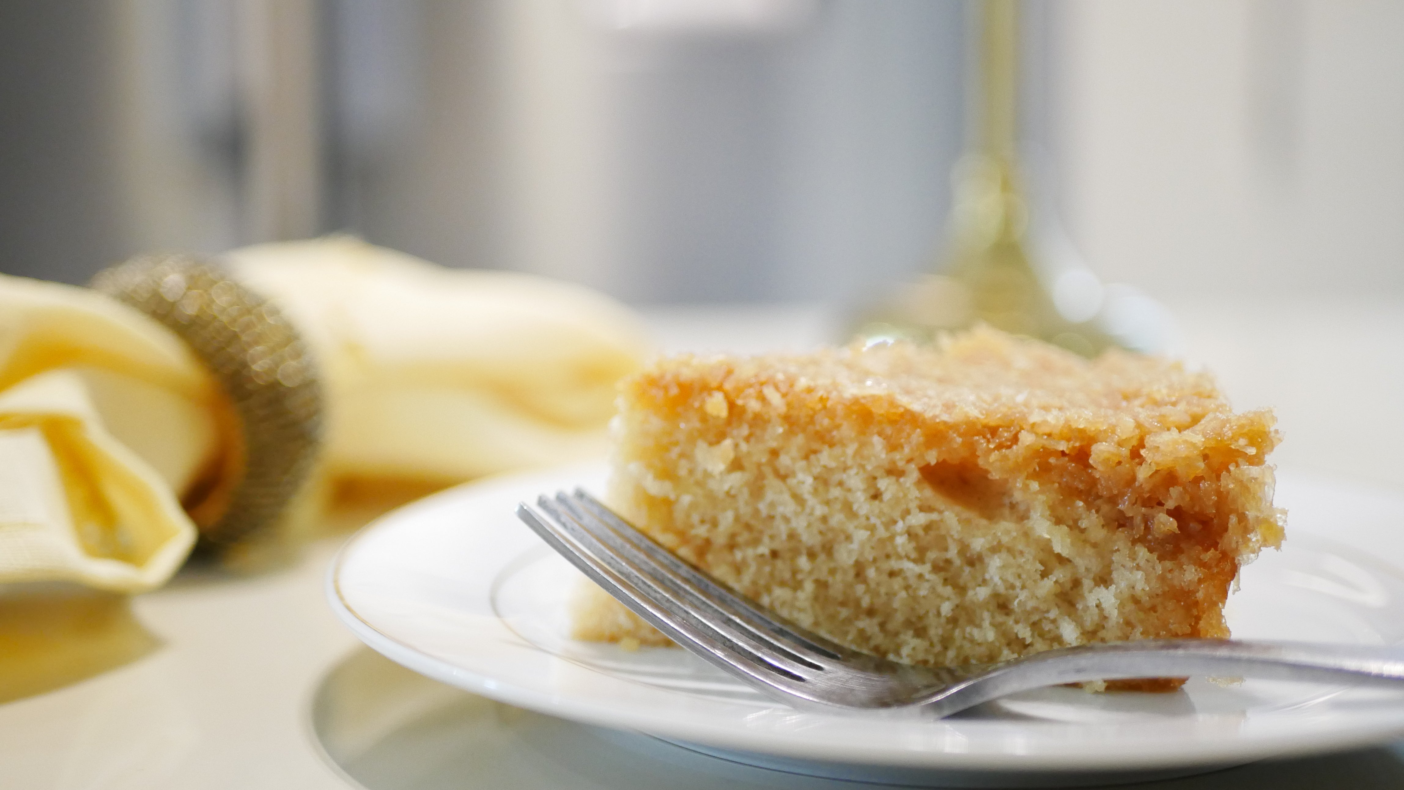COCONUT TRAYBAKE