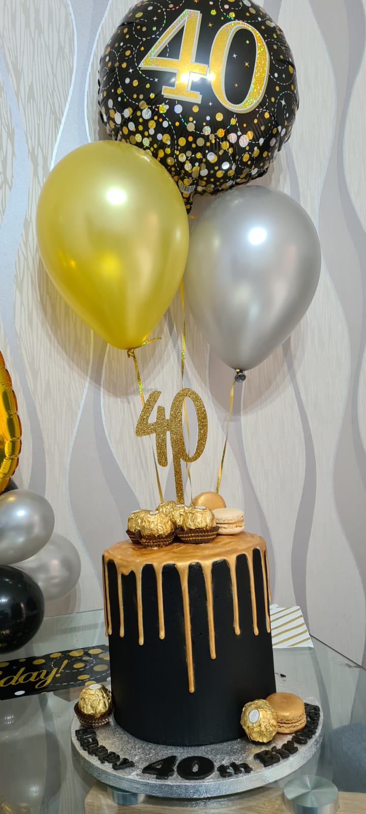 LIQUID GOLD - DRIP CAKE
