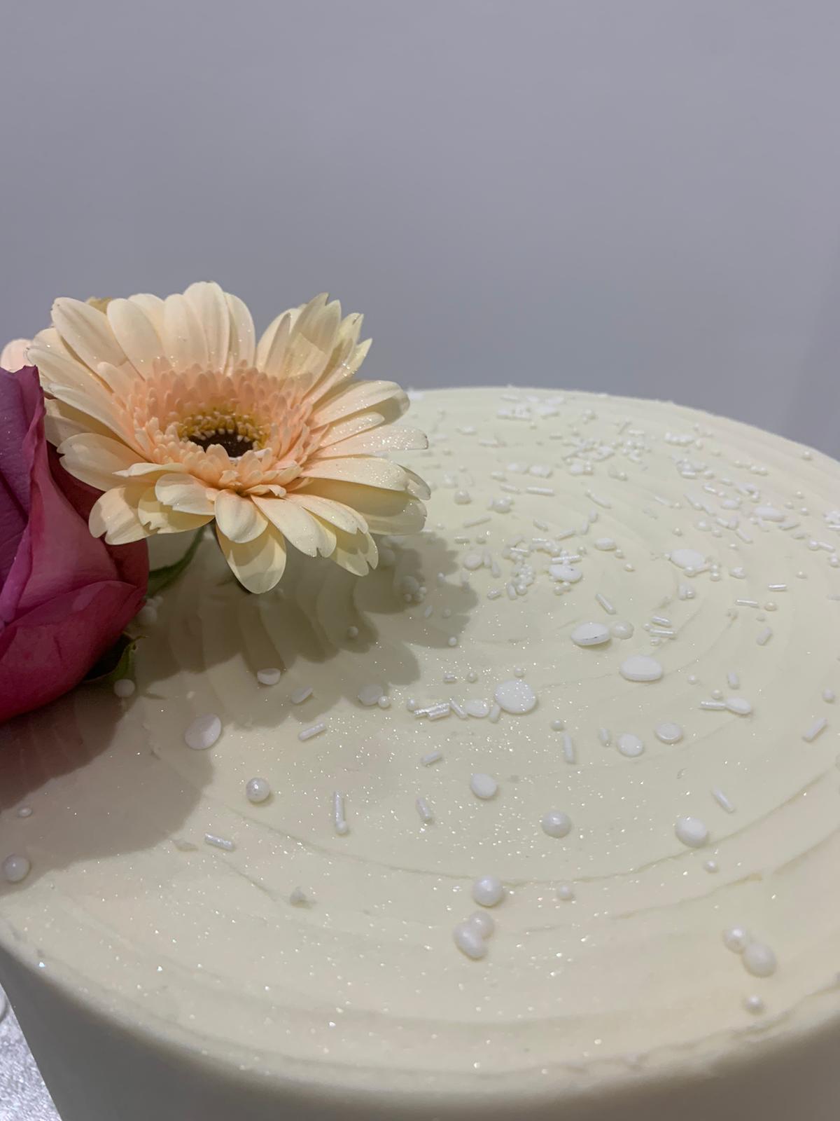 IVORY PEARL ROSE CAKE