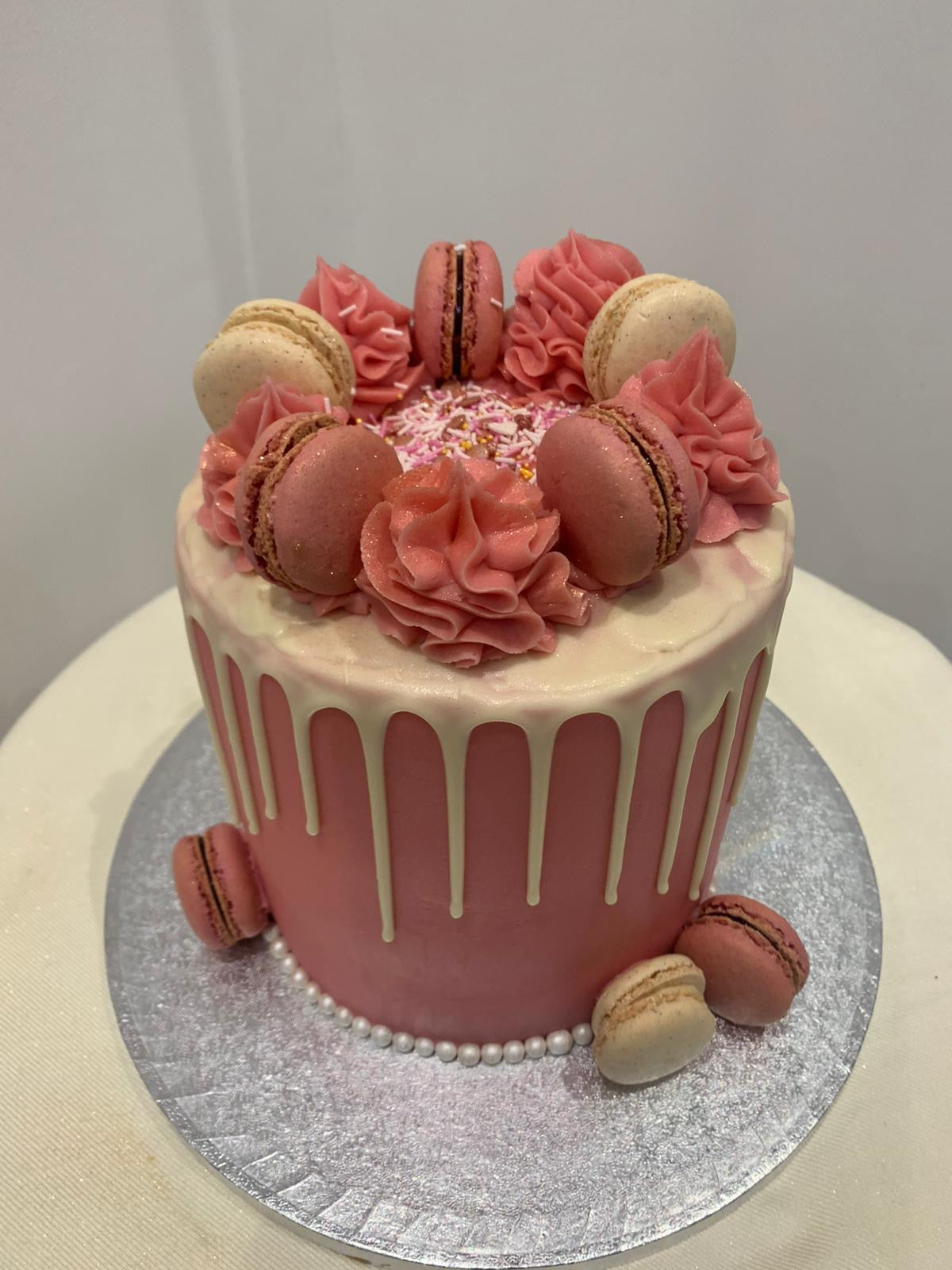 Pastel Birthday Cake and Macarons : r/CAKEWIN