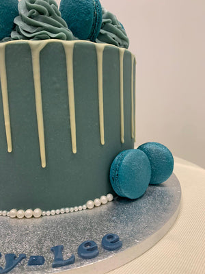 BABY MAC DRIP CAKE