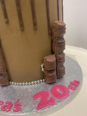 KINDER BUENO CHOCOLATE CAKE