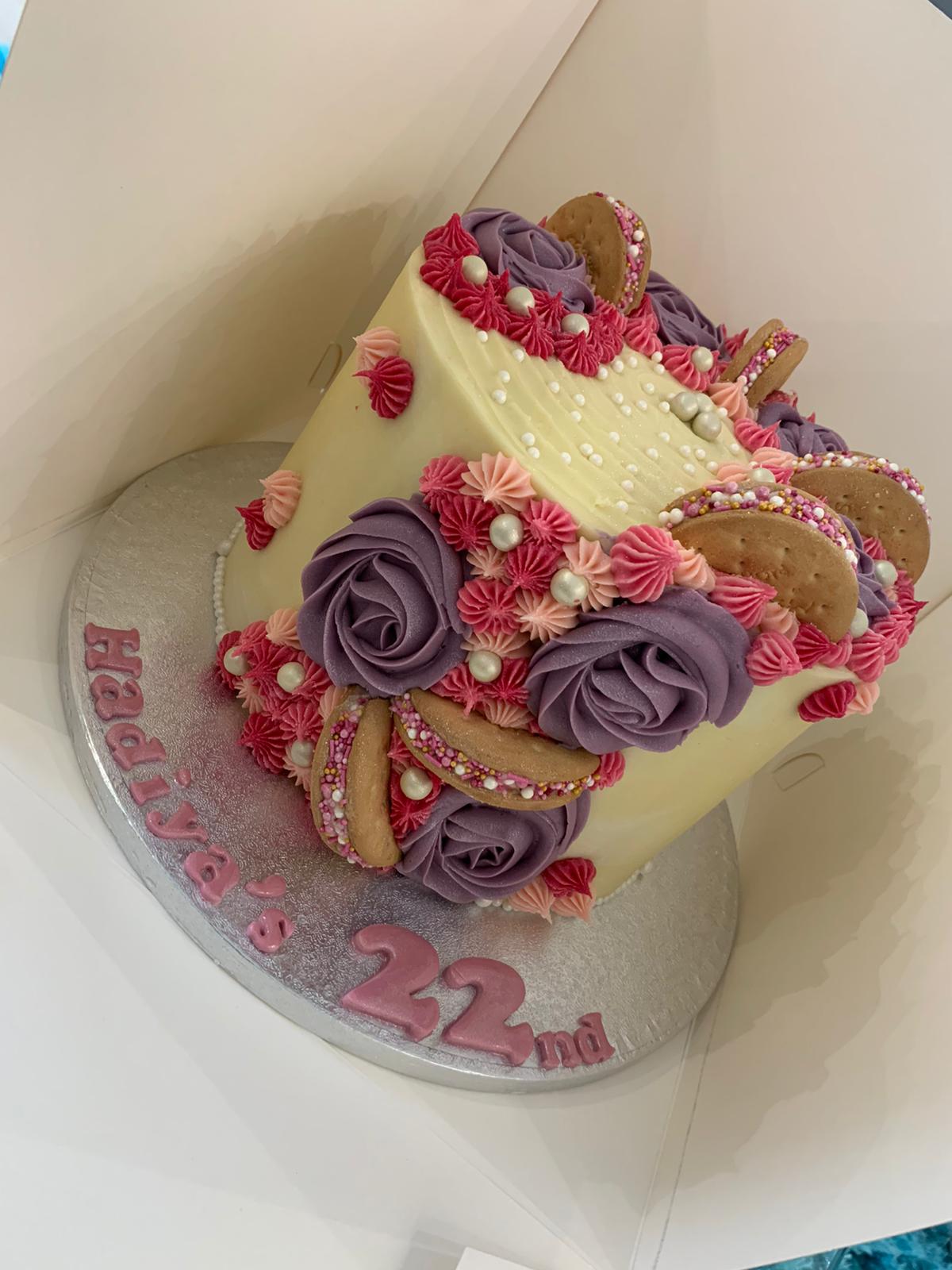 BISCUIT SWIRLS - BUTTERCREAM ROSE CAKE