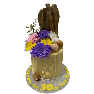 FLOWER MACSAIL GOLD LEAF DRIP CAKE
