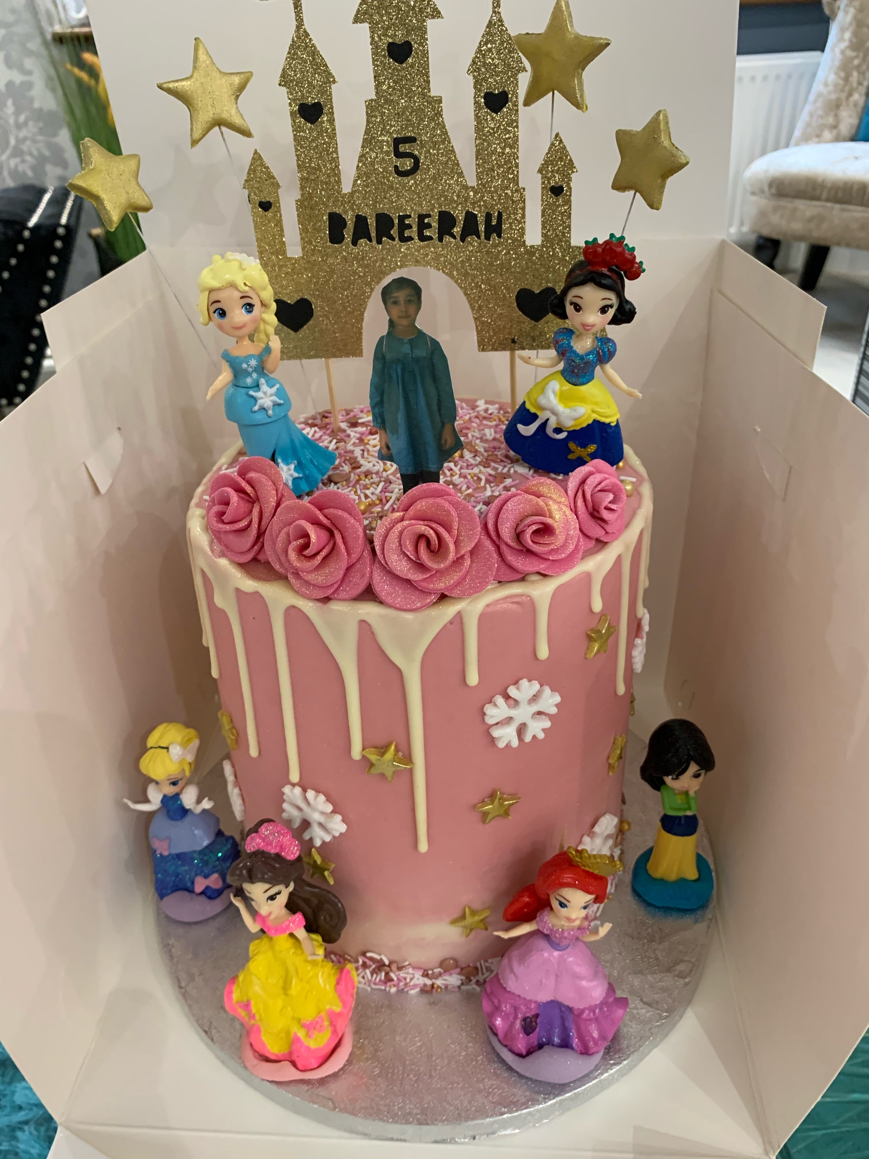princess dress cake drip Disney Princesses themed Drip cake #creamycupsfactory