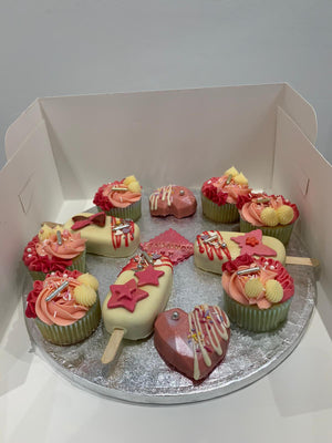 CUPCAKE AND CAKESICLE GIFT BOX