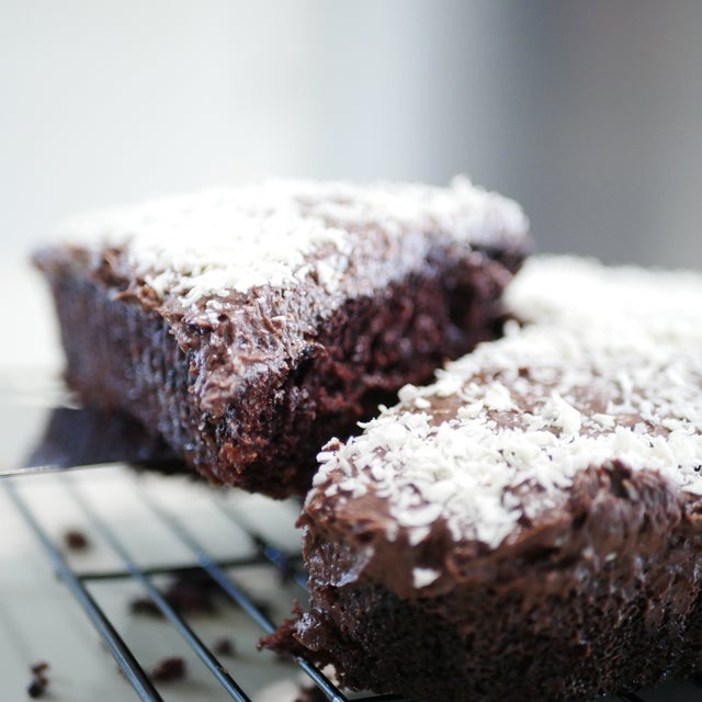 CHOCOLATE TRAYBAKE