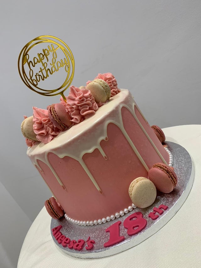 PINK MACARON DRIP CAKE