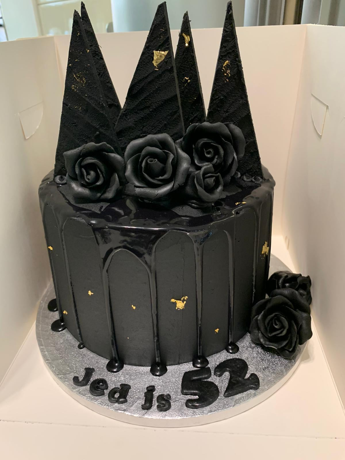 BLACK SHARD & GOLD LEAF CAKE