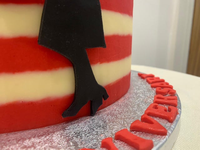 RED STRIPE AND ROSE CAKE