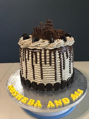 CHOCOLATE DRIP OREO CAKE