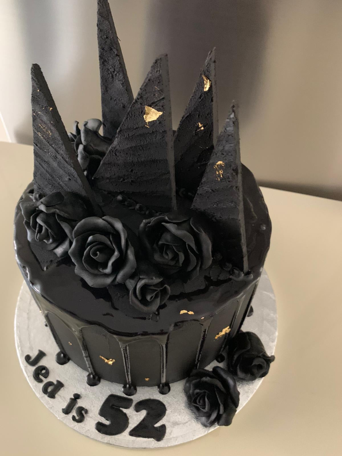 BLACK SHARD & GOLD LEAF CAKE